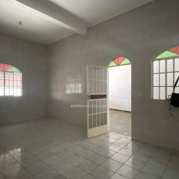 Imagem: Casa a venda com loja térrea + kitnet 